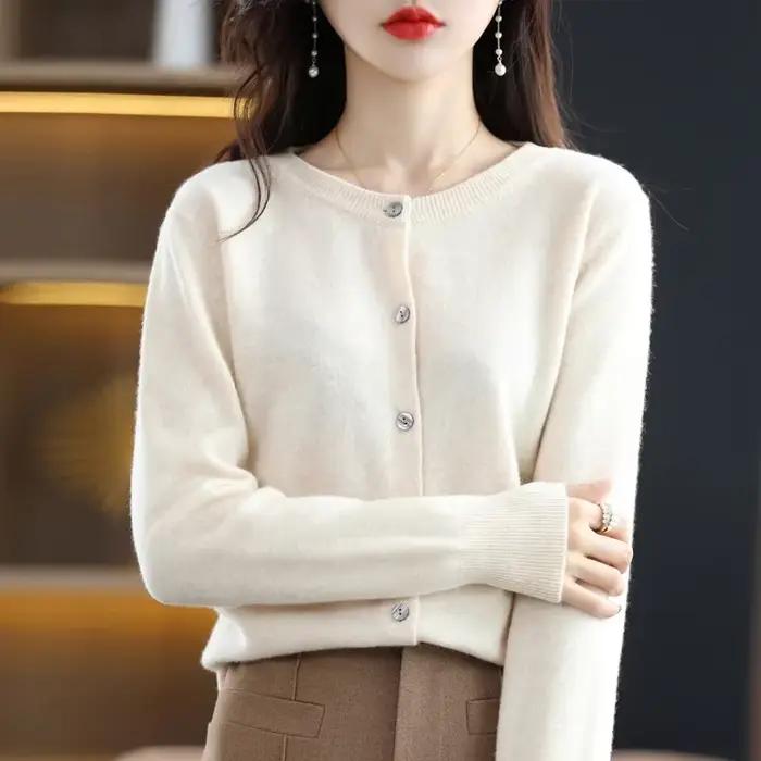 Cardigans Femme Automne Hiver 2026 – Pulls Tricotés Courts et Ajustés à Col Rond et Boutonnage Simpl