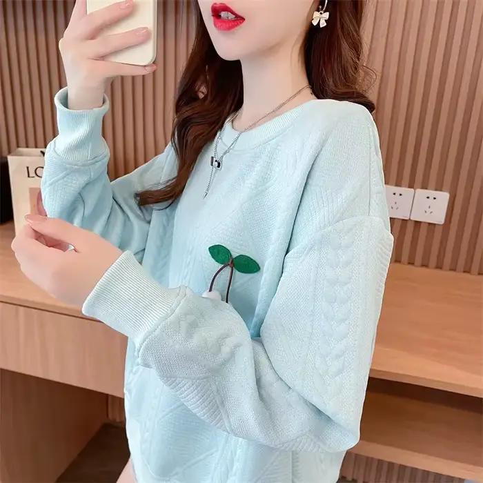 Pull en tricot matelassé à manches longues pour femme, avec broderie de cerises, décontracté, à capu