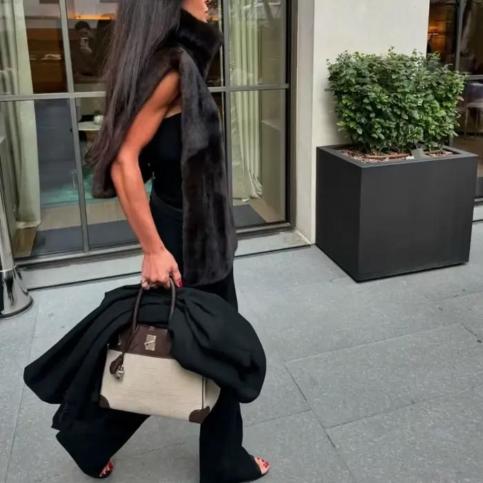Gilet en fourrure polyester à col roulé uni pour femmes style décontracté hiver 2025 occassions spéciales confort chaleur elegance