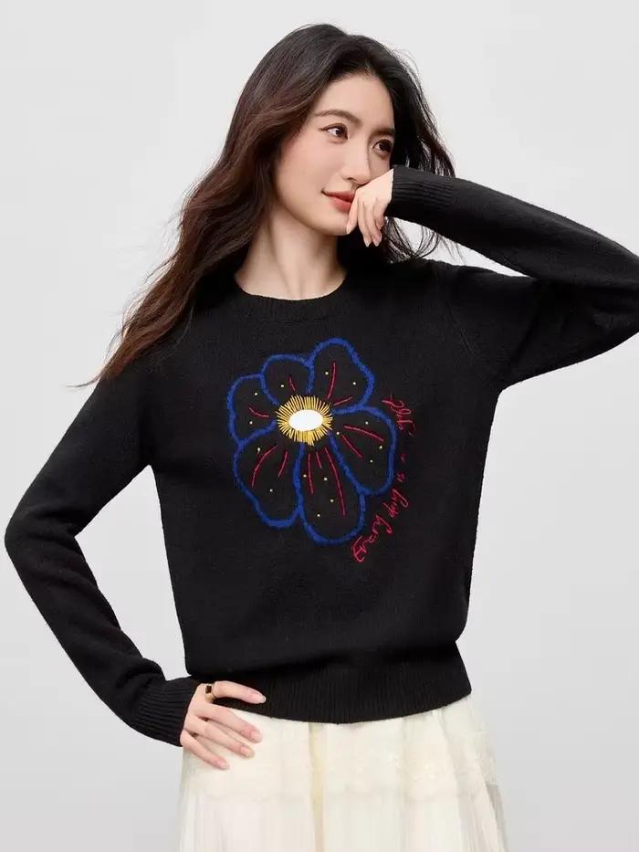 Pull Sentubila Femme Jacquard Floral à Manches Complètes en Polyester, Acrylique, Laine et Élasthanne, Avec Broderie, Taille Ample, Pour Femmes de 25 à 34 Ans, Occasions Professionnelles et Sociales ```