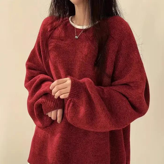 Pull femme à col rond ample en automne et en hiver 2025