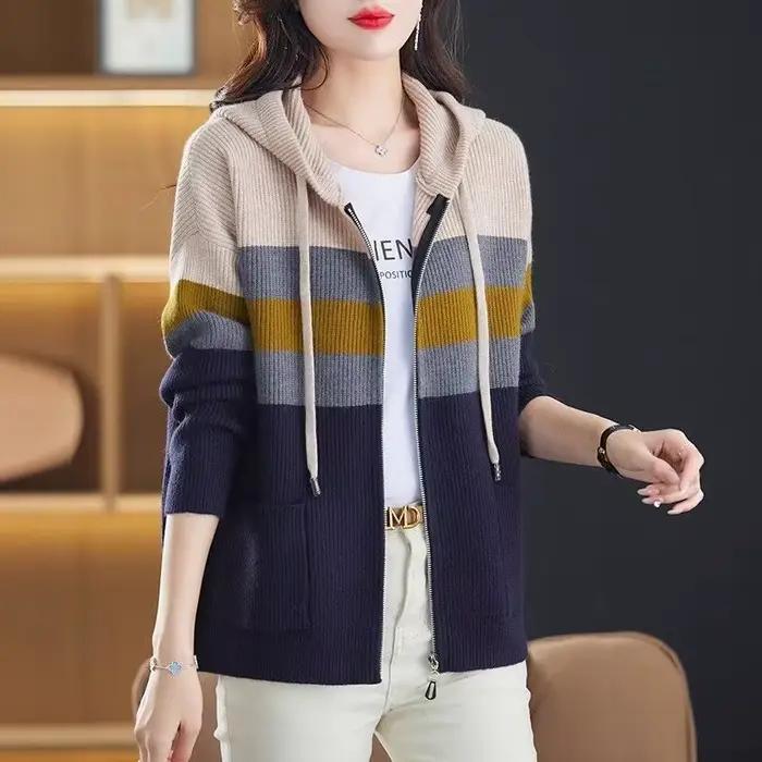 Cardigan rayé à capuche pour femmes