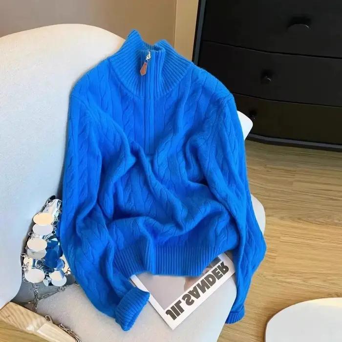Pull tricoté bleu à col haut et demi-fermeture éclair pour femme