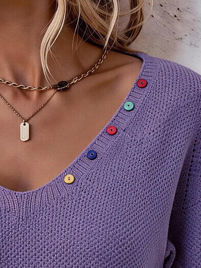 Pull à col en V pour femmes grandes tailles avec boutons colorés