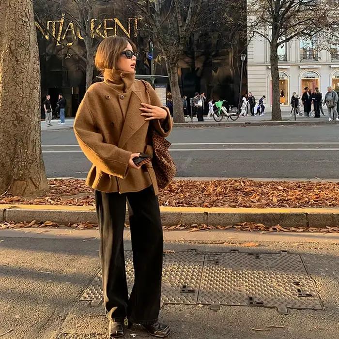Manteau en laine à double boutonnage avec col montant pour femmes, nouvelle silhouette d'hiver, taille courte, élégant pour les jeunes femmes, automne-hiver, confortable et chic