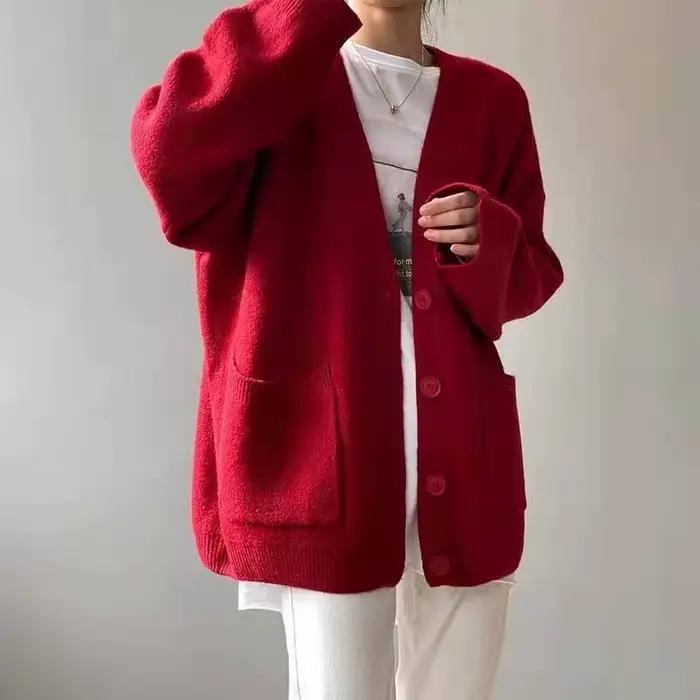 Cardigan tricoté en polyester ample et décontracté pour femmes, élégant et confortable pour les occasions automnales et hivernales