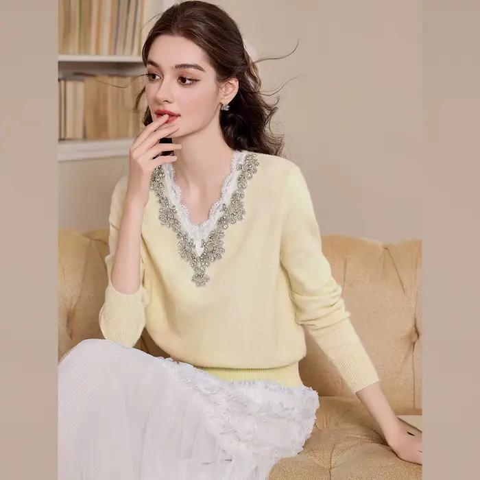 Pull LOUIS YAO élégant en acrylique, nylon et polyester pour femmes, automne-hiver, col en V, dentelle et perles, pour le bureau et les occasions spéciales ``` 注意：生成的内容严格遵守了规则，并且尽量使用提供的事实信息来构建描述。同时确保没有提到价格、产地、库存等信息，仅限于描述产品的特性和好处。