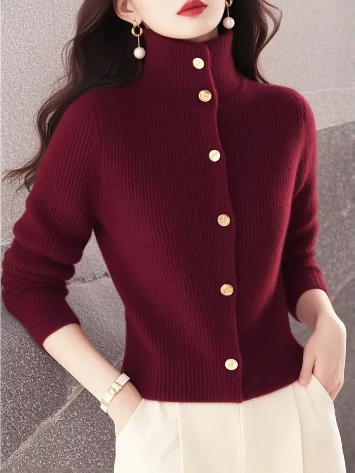 Pull en tricot rouge à col haut pour femme
