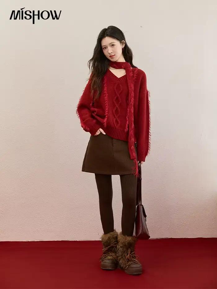 MISHOW noël tricoté pull femmes 2025 hiver bordeaux col en v hauts amples vison fourrure gland avec écharpe cravate chandails MXE93Z2809
