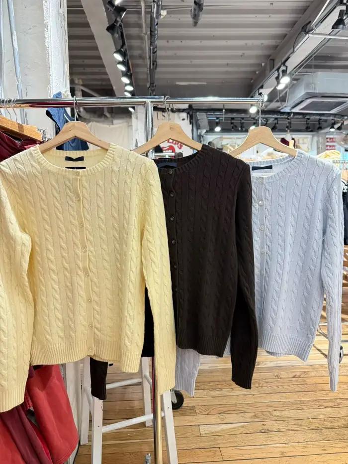 Cardigan à fleurs torsadées