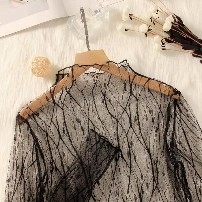 T-shirt en maille à manches longues pour femmes, chemise astronomique fine, chemise en dentelle transparente, chemisiers à col roulé pour dames, tee-shirt monochrome, mode estivale, design floral, ajustement parfait, confort maximal