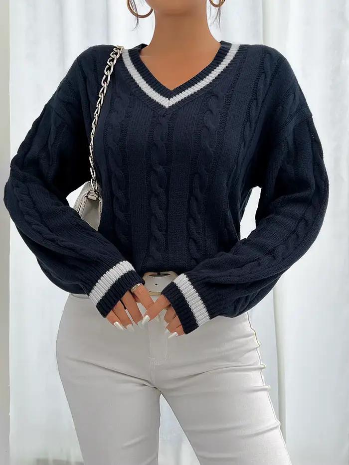 Pull tricoté torsadé à rayures et fleurs