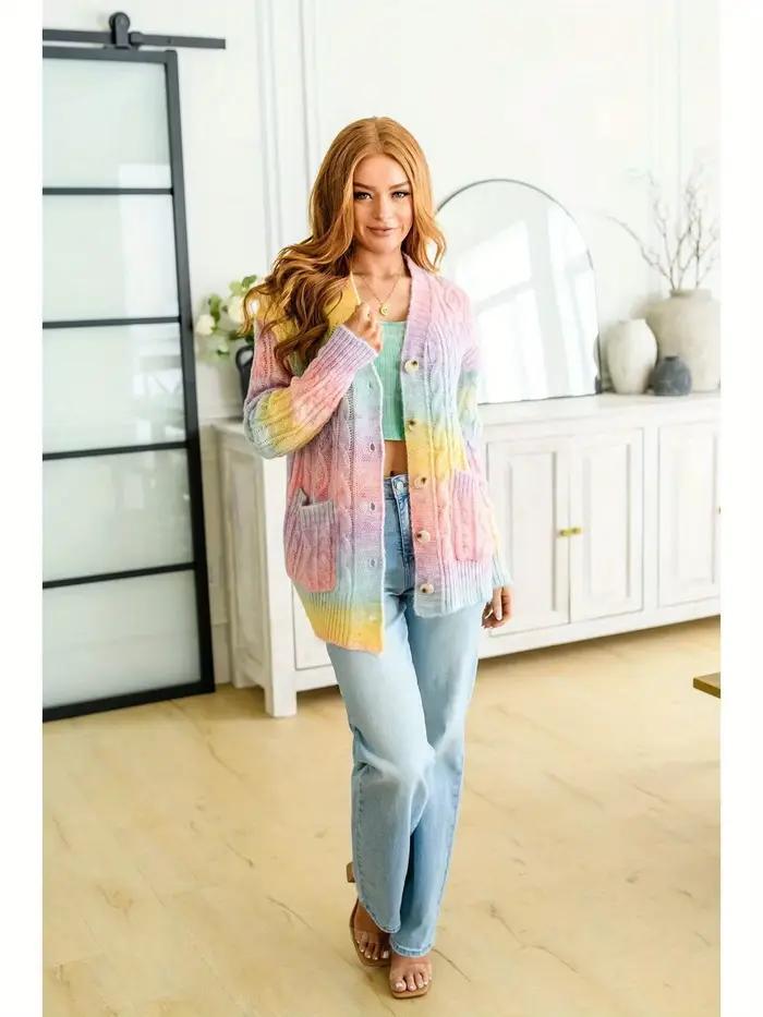 Cardigan en tricot torsadé tie-dye arc-en-ciel pour femmes, style décontracté, coupe ample, manches longues, col en V, boutonné, léger et confortable pour les saisons de transition