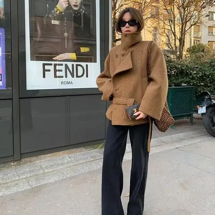Manteau en laine à double boutonnage avec col montant pour femmes, nouvelle silhouette d'hiver, taille courte, élégant pour les jeunes femmes, automne-hiver, confortable et chic