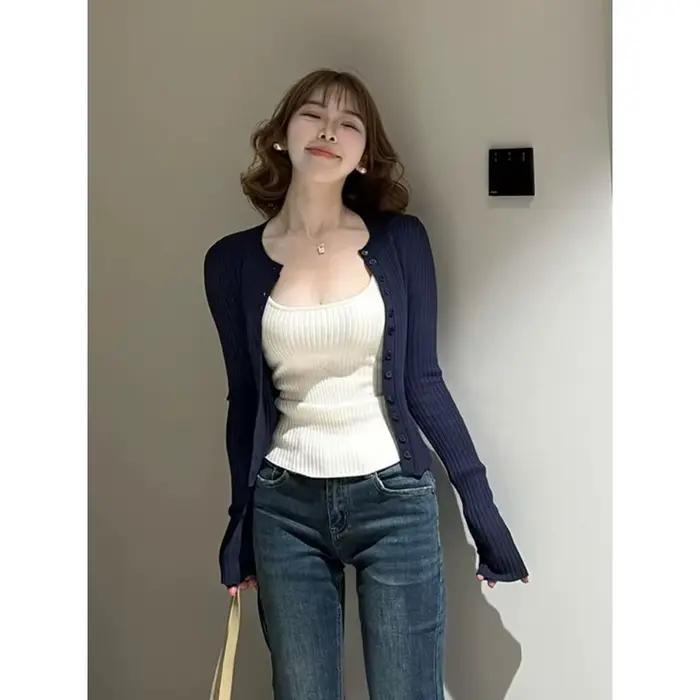 Cardigan tricoté à manches longues bleu marine