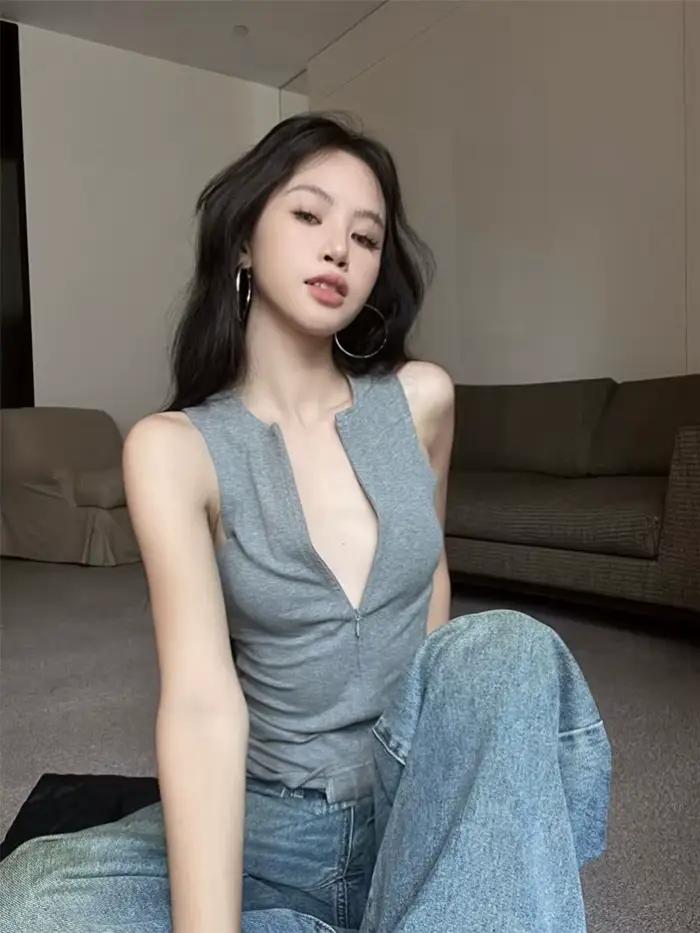 Haut en coton polyester fibril col rond zippé haut slim américain style coréen été 2024 pour femme occassions spéciales