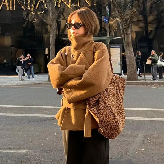 Manteau en laine à double boutonnage avec col montant pour femmes, nouvelle silhouette d'hiver, taille courte, élégant pour les jeunes femmes, automne-hiver, confortable et chic