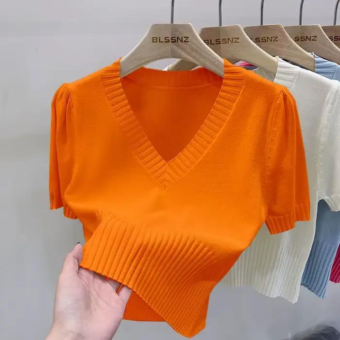 Haut court en tricot à manches courtes et col en V profond pour femmes