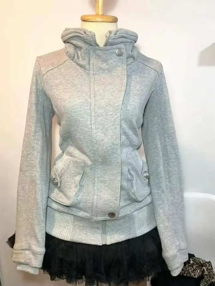 Sweatshirt gris rétro pour femmes haut de gamme mode vintage à capuche printemps automne activité sportive occassionnellement à offrir