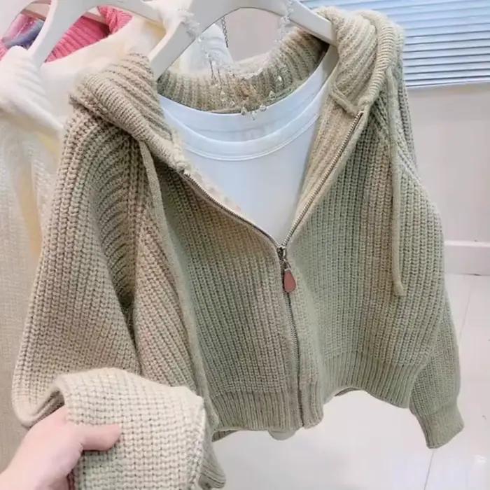 Cardigan tricoté à capuche rose pour femmes