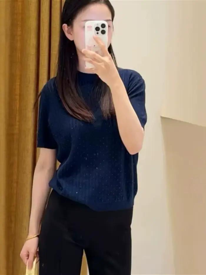Pull en tricot à manches courtes et col rond pour femmes avec décoration en diamants, style tendance pour été et occasions spéciales
