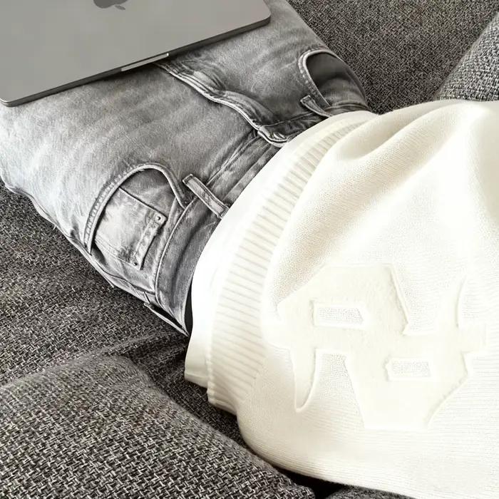 Pull brodé Y2K blanc à manches longues