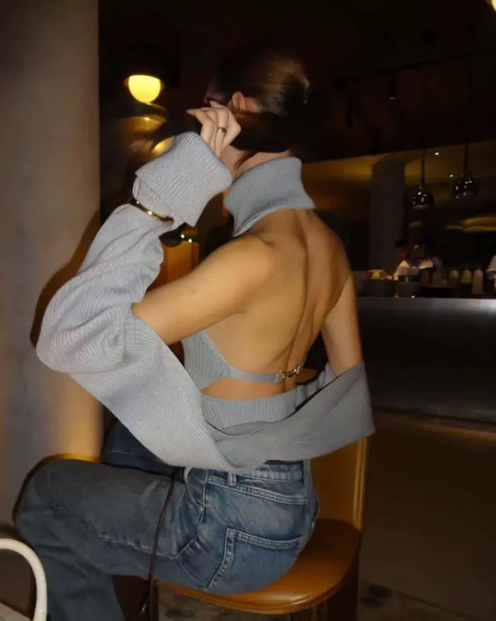 Pull tricoté à col roulé gris pour femme