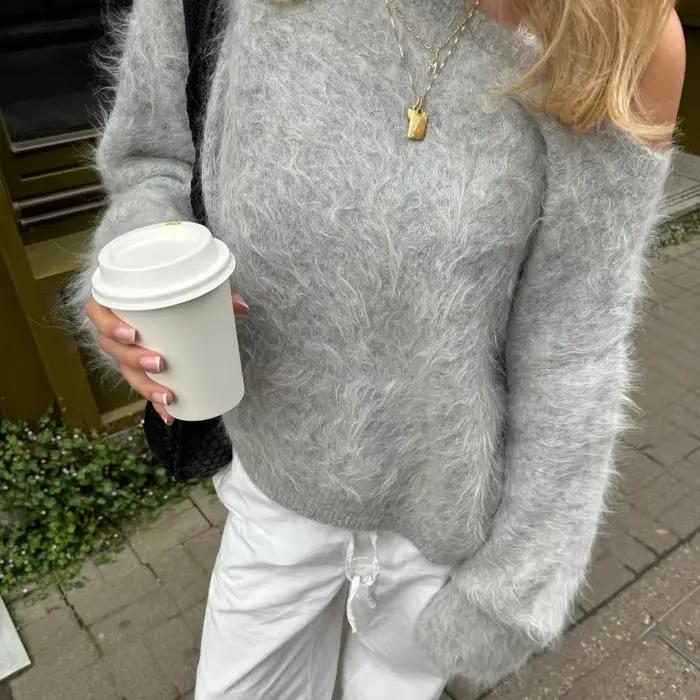 Pull moelleux à épaules dénudées pour femme