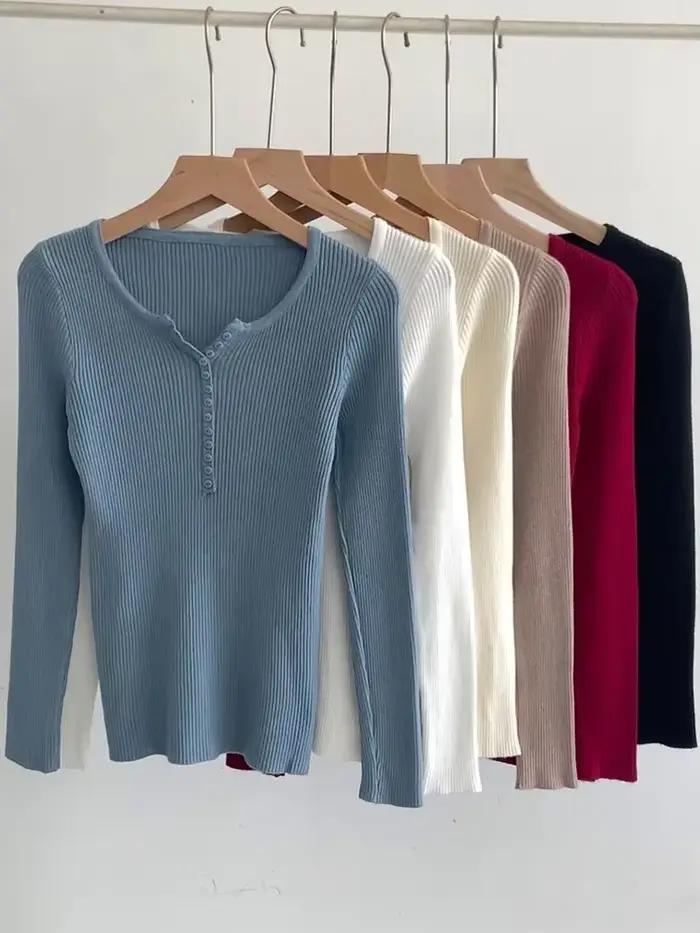 Pull à col en V et boutons pour femme