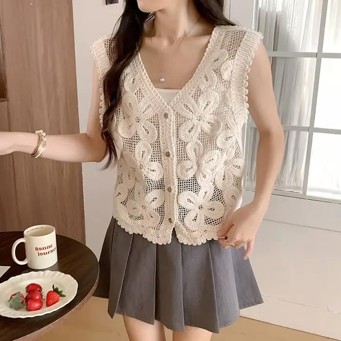Gilet sans manches en dentelle florale au crochet