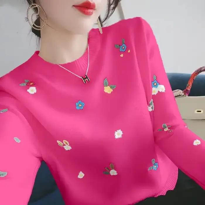 Pull brodé à petites marguerites