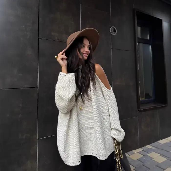 Pull à épaules dénudées de couleur unie