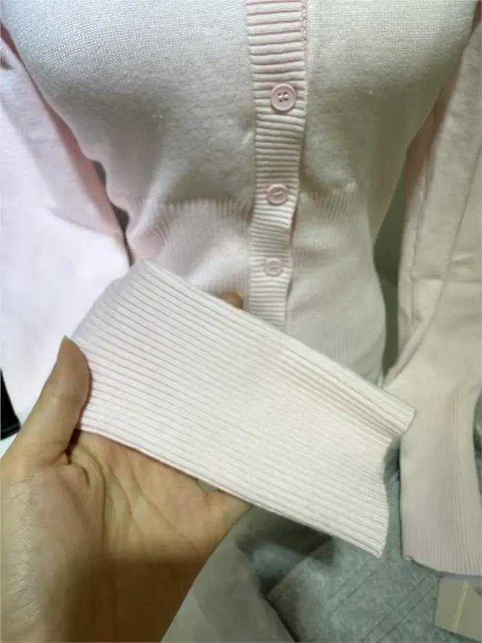 Cardigan tricoté rose à manches longues pour femmes
