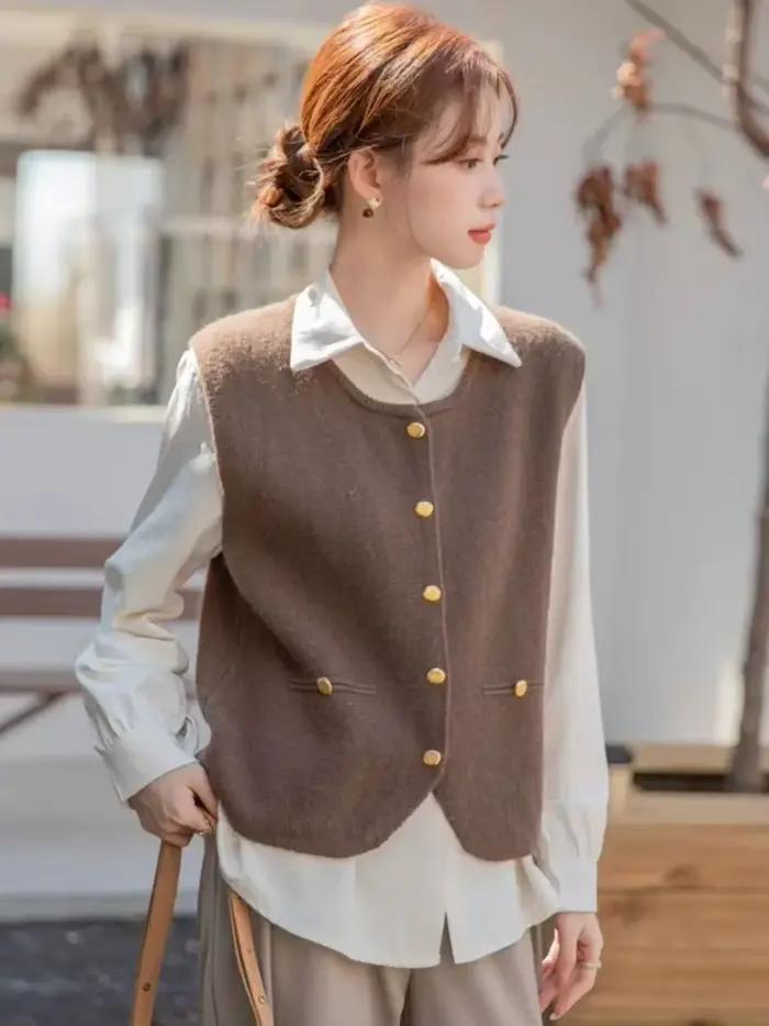 Gilet tricoté polyester pour femmes avec appliques col rond style streetwear automne hiver 2025 occassions spéciales