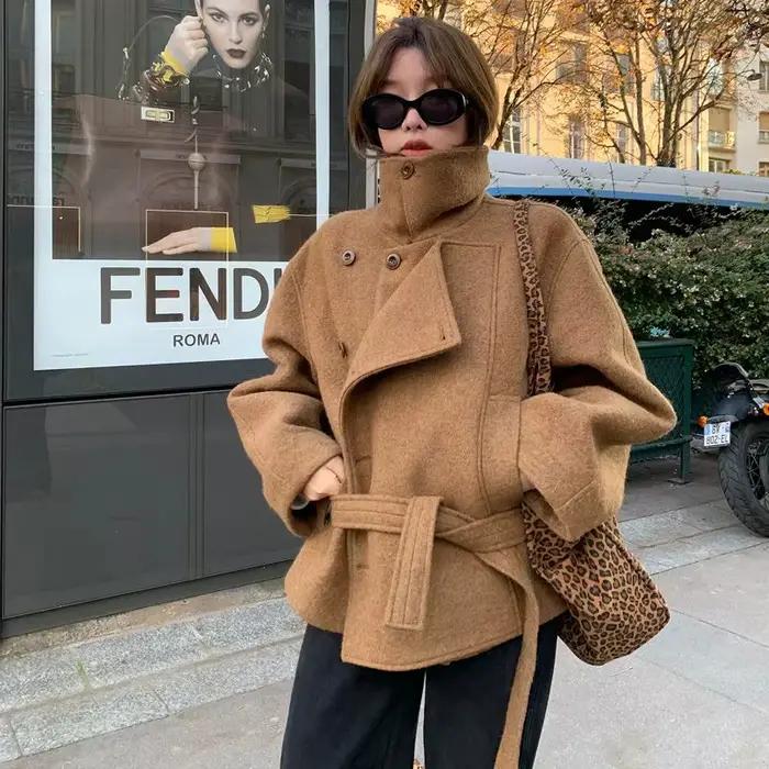Manteau en laine à double boutonnage avec col montant pour femmes, nouvelle silhouette d'hiver, taille courte, élégant pour les jeunes femmes, automne-hiver, confortable et chic