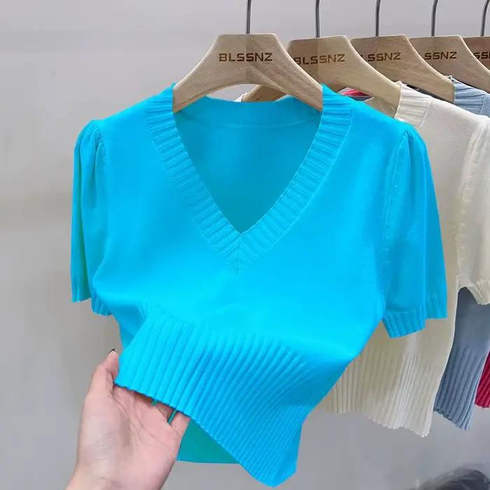 Haut court en tricot à manches courtes et col en V profond pour femmes