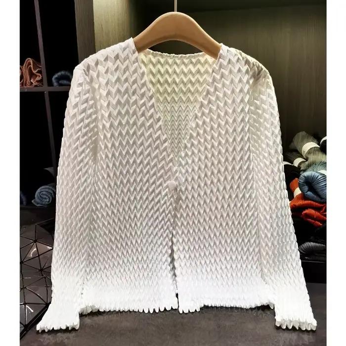 Cardigan plissé ondulé fait main Miyake pour femme 2026 – Nouvelle veste courte à col V