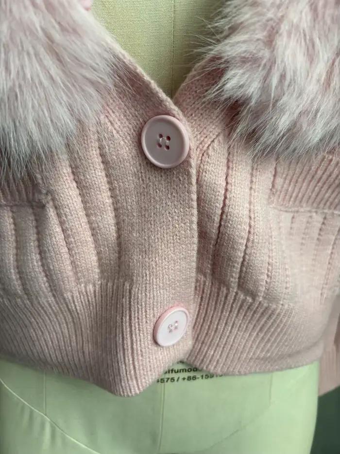 Cardigan en tricot à col en fourrure rose pour femmes