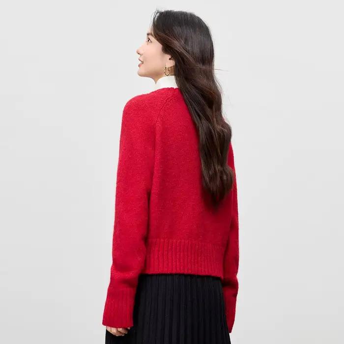Pull femme SENTUBILA à col rond contrastant avec nœud et lacets