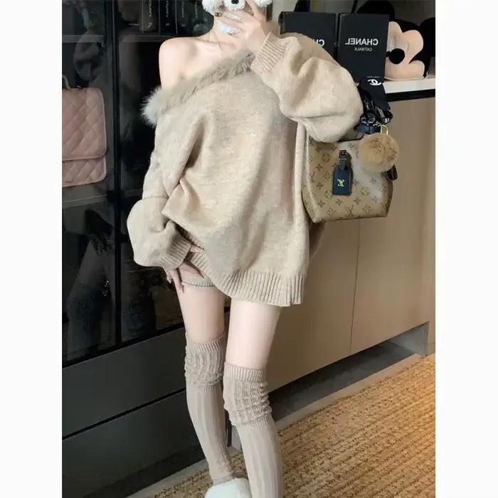 Pull deux pièces en polyester pour femme, élégance hivernale, ajustement lâche, col rond, design européen, style subtil, confort optimal