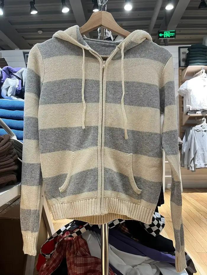 Pull court tricoté rayé pour femme