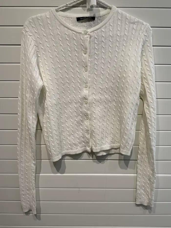 Cardigan en tricot à fleurs torsadées pour femme, style préppy chic, automne-hiver, élégance décontractée, matériau élasthanne-coton, ajustement lâche, boutonnage simple, occassions variées
