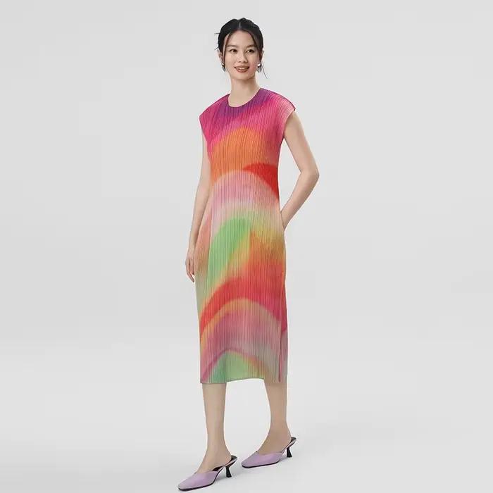 Miyake 2026 Nouvelle Veste Cardigan Plissée Imprimé Dopamine Coloré Tendance Élégante Amincissante Robes Plissées pour Femme pour Vacances et Voyages