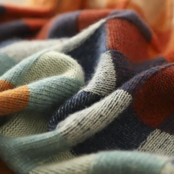 Pull tricoté de couleur épaisse pour femmes