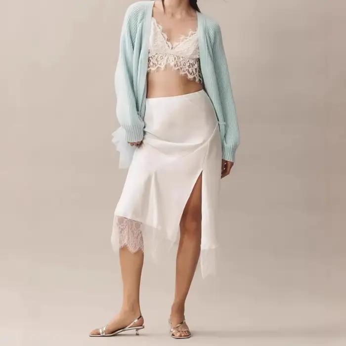 Pull tricoté en maille à volants d'automne en 2025 Cardigan à manches longues doux et frais pour femmes