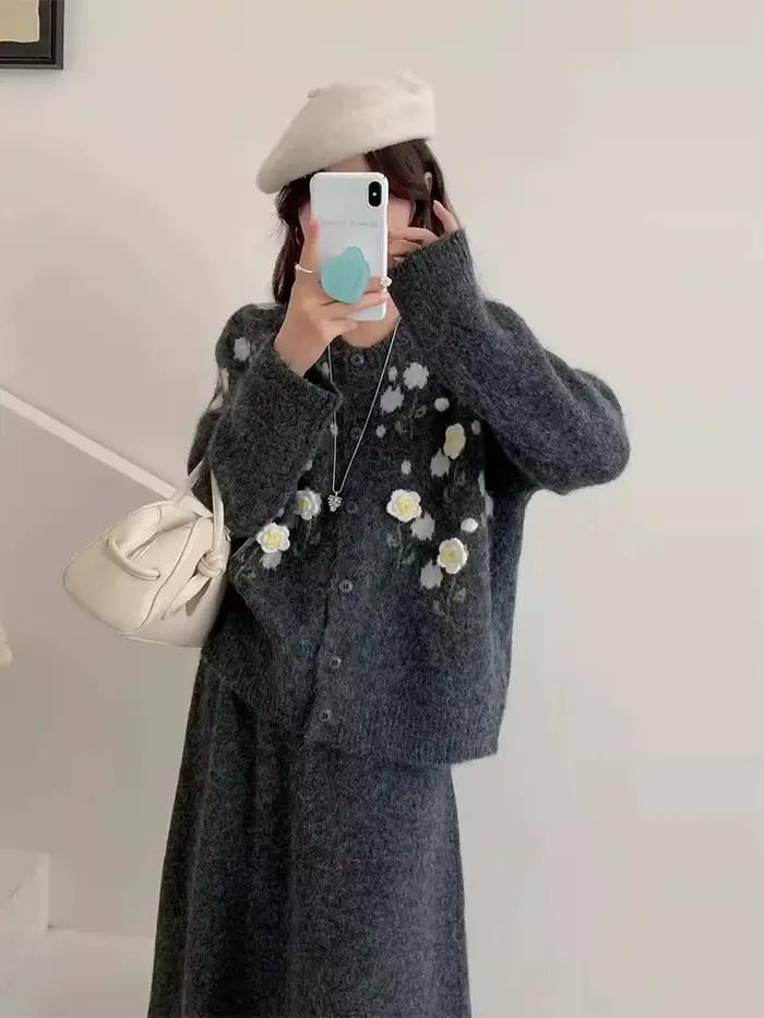 Ensemble de fleurs brodées