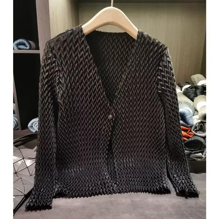 Cardigan plissé ondulé fait main Miyake pour femme 2026 – Nouvelle veste courte à col V