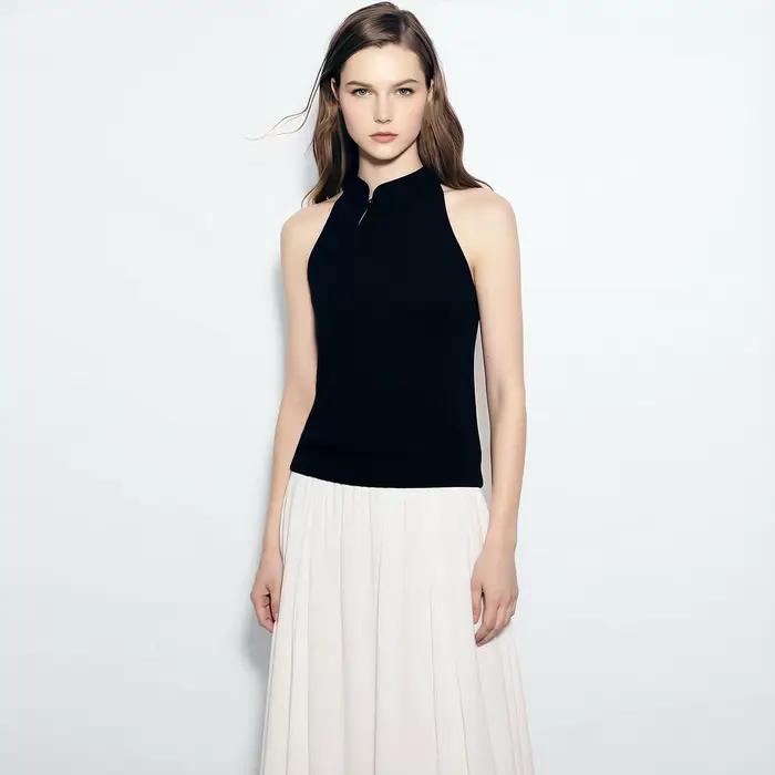 Haut en tricot Amii avec col mandarin et boutons grenouille pour femmes, élégant et confortable, idéal pour les journées de bureau
