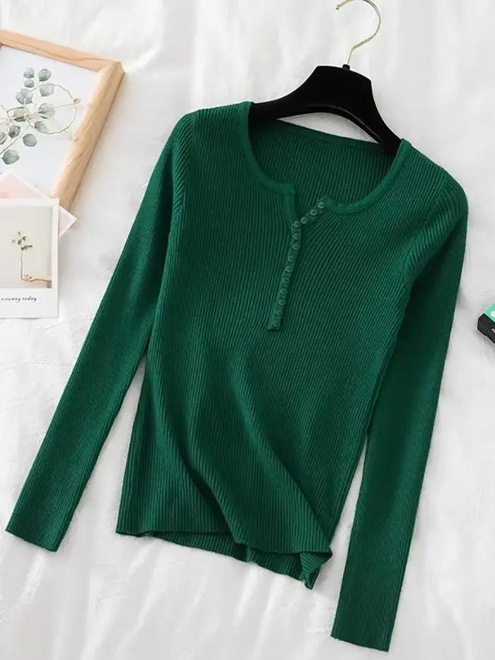 Pull à col en V et boutons pour femme