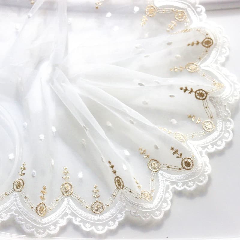 Largeur: 15 cm (6 pouces) lacets en maille brodée ligne dorée classique dentelle de coupe de points 
